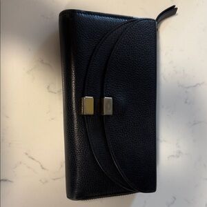 Chloe Elegant Black Leather Wallet